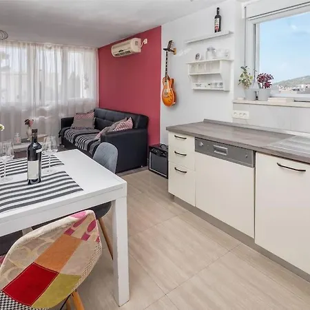 Frana's Place * Split