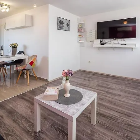 Frana's Place Split